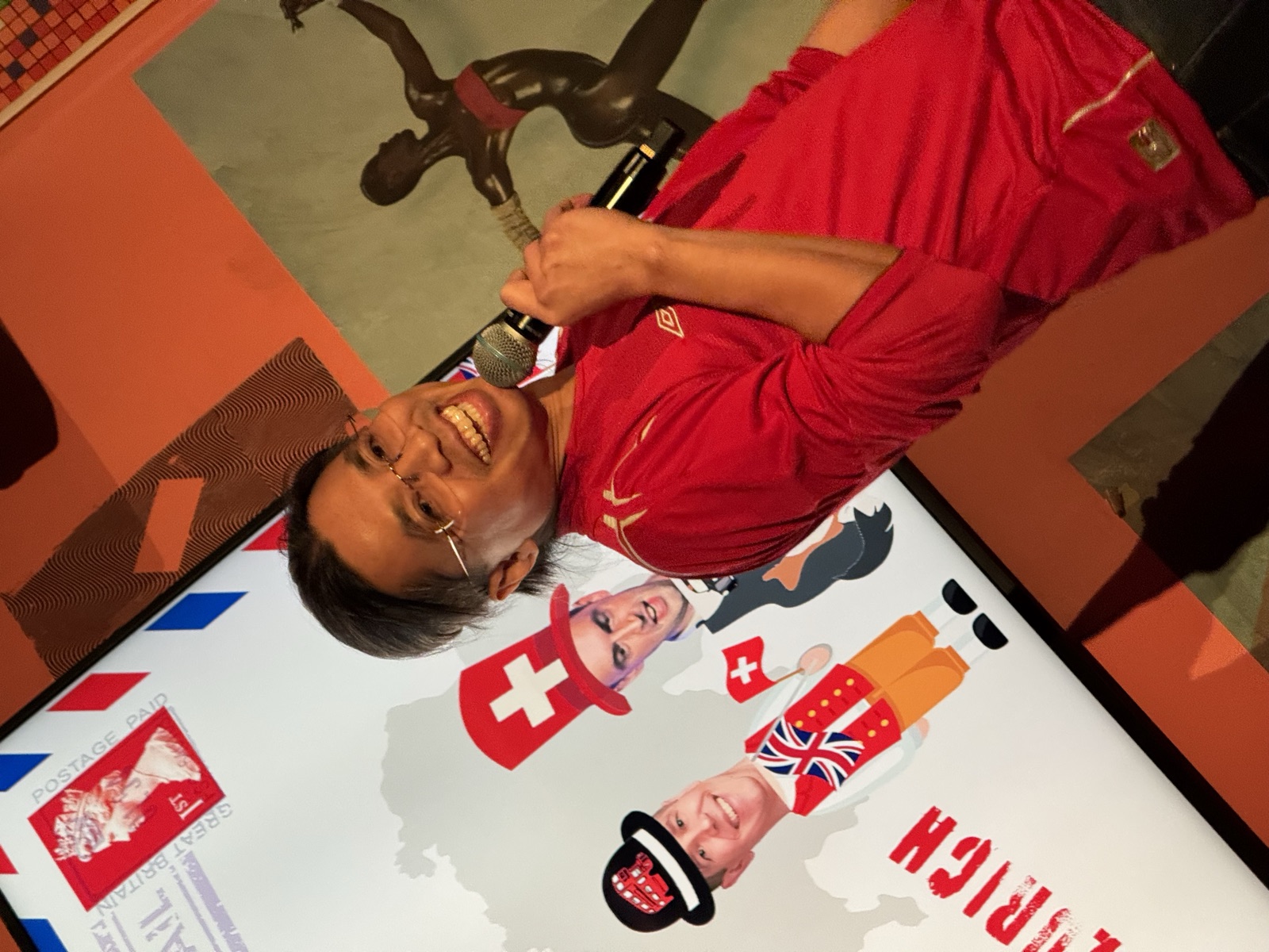 IN YOUR FACE Comedy, the audience laughing at a live English stand-up comedy show in Zürich (2025)