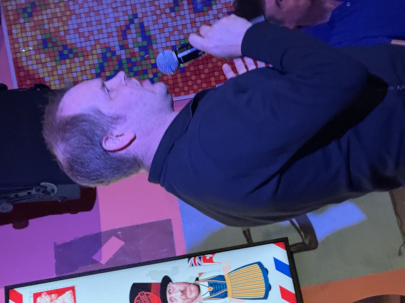Jack Roberts performing stand-up at IN YOUR FACE Comedy in Zürich