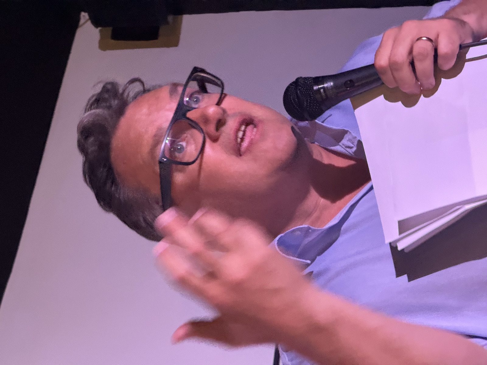 BENJAMIN performing stand-up at IN YOUR FACE Comedy in Zürich