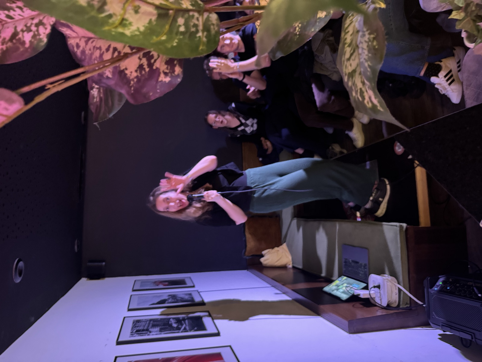 Martina performing stand-up at IN YOUR FACE Comedy in Zürich