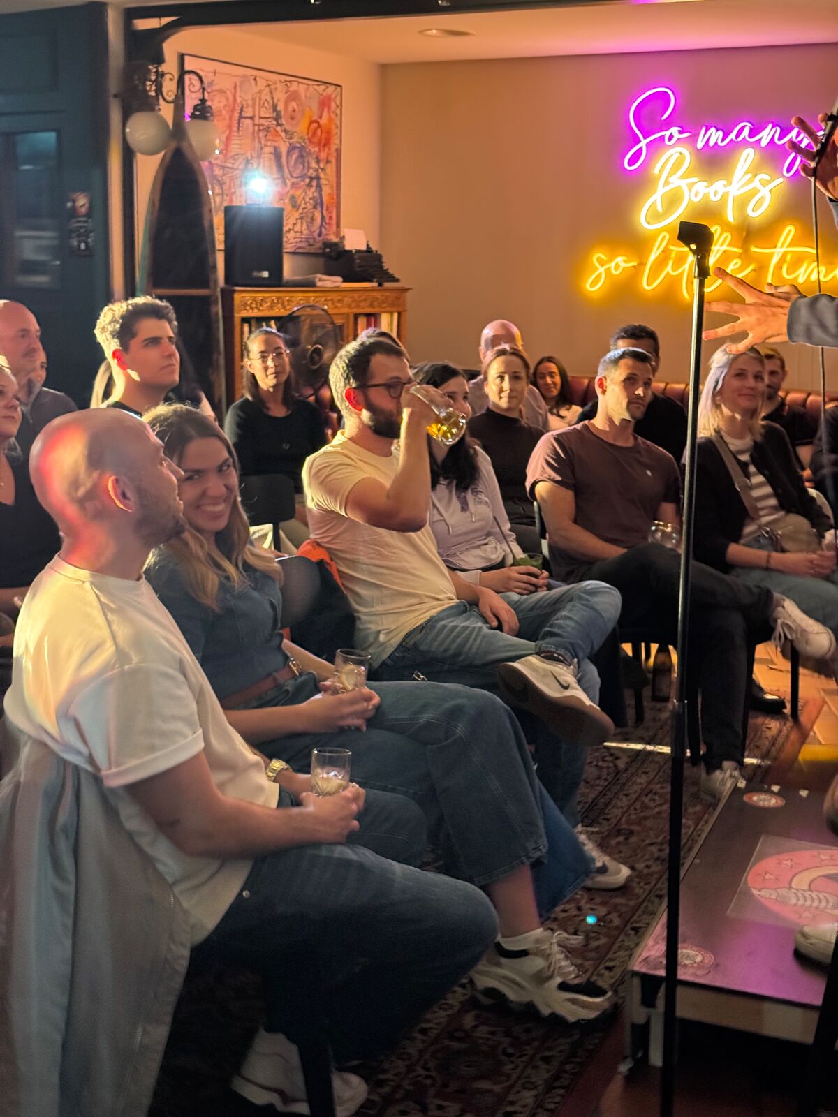 IN YOUR FACE Comedy, the audience at a live English stand-up comedy show in Zürich (2026)