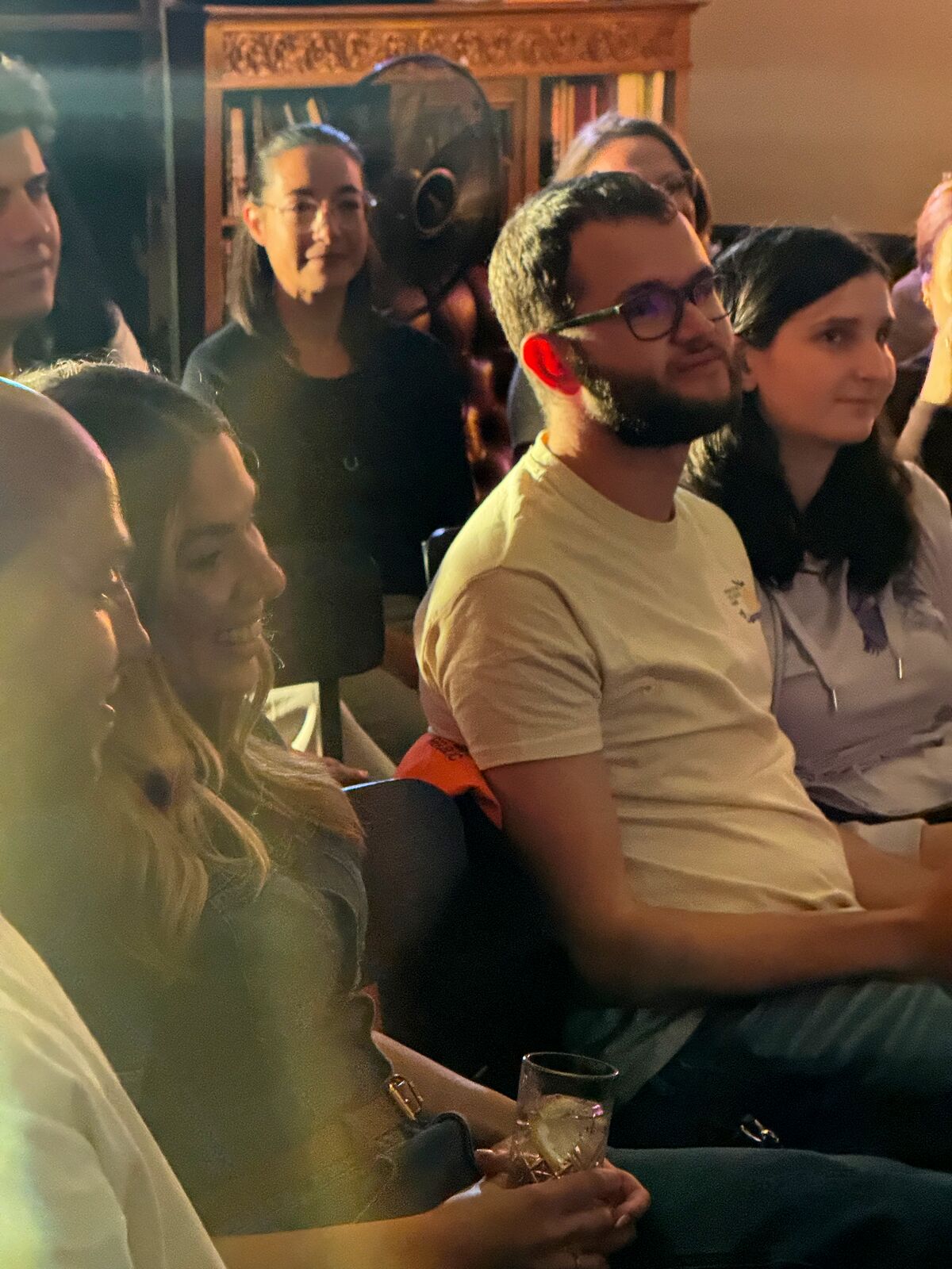 IN YOUR FACE Comedy, the audience at a live English stand-up comedy show in Zürich (2026)