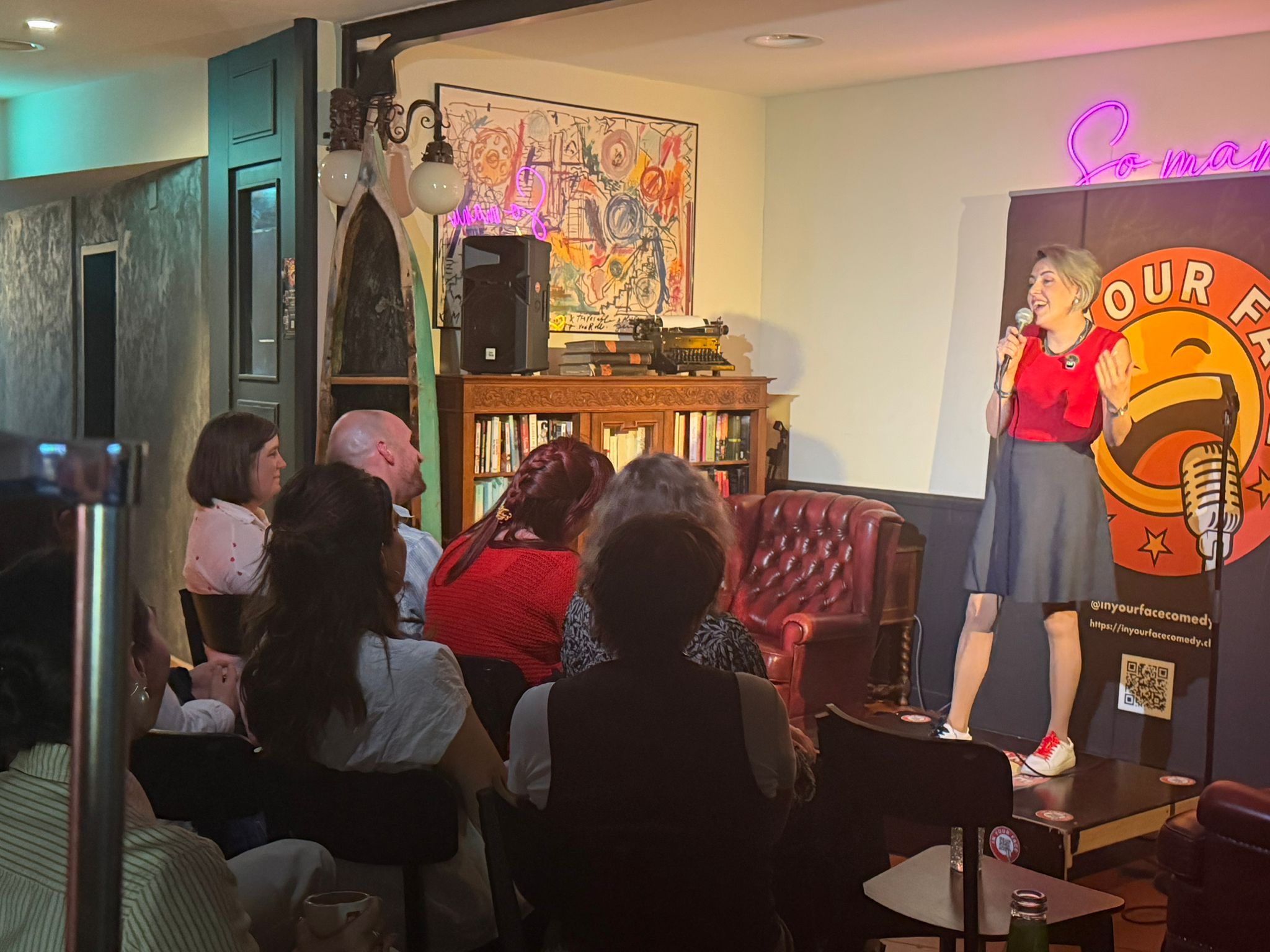 Zeina performing stand-up at IN YOUR FACE Comedy in Zürich