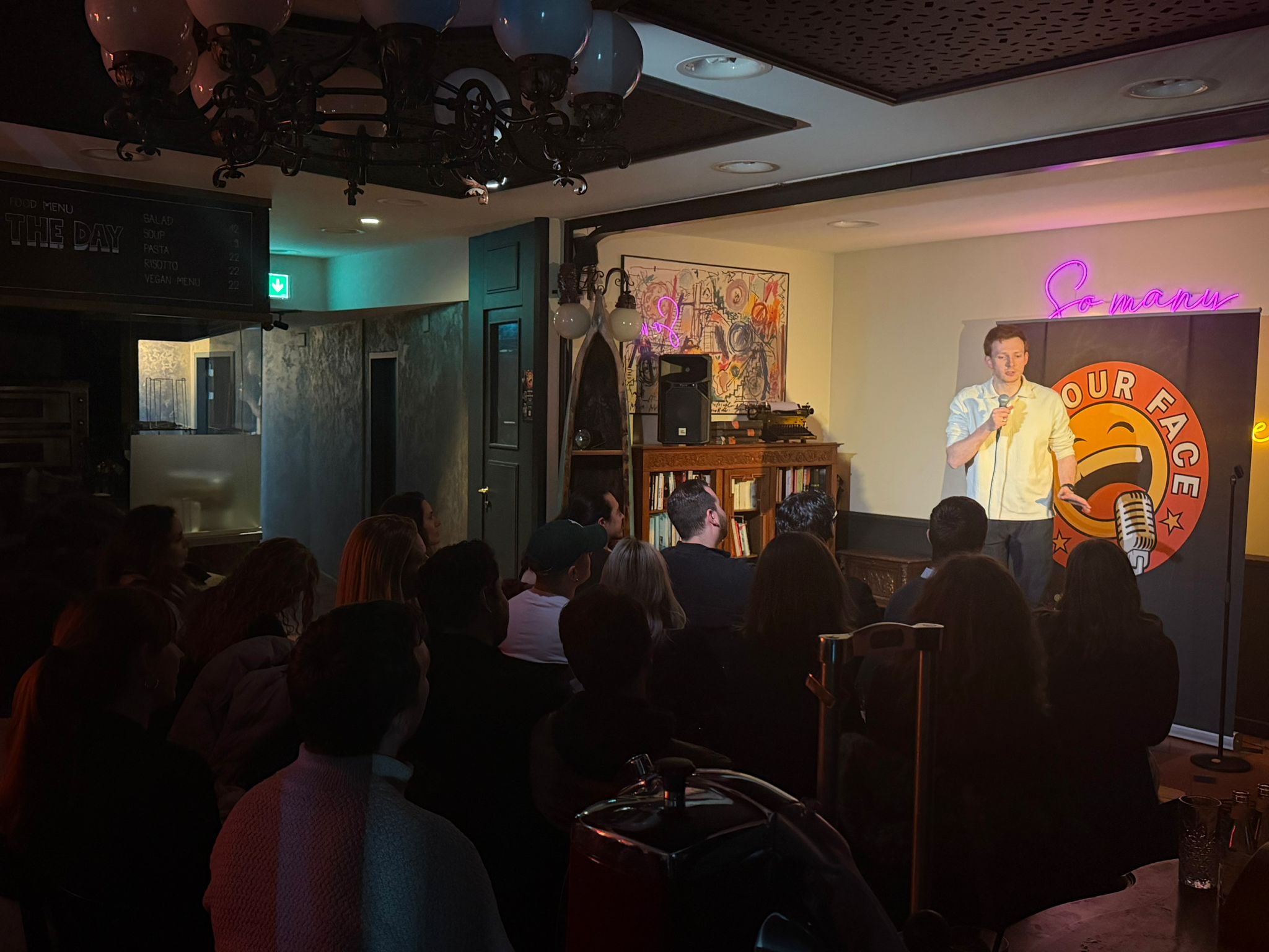 Don Murphy performing stand-up at IN YOUR FACE Comedy in Zürich