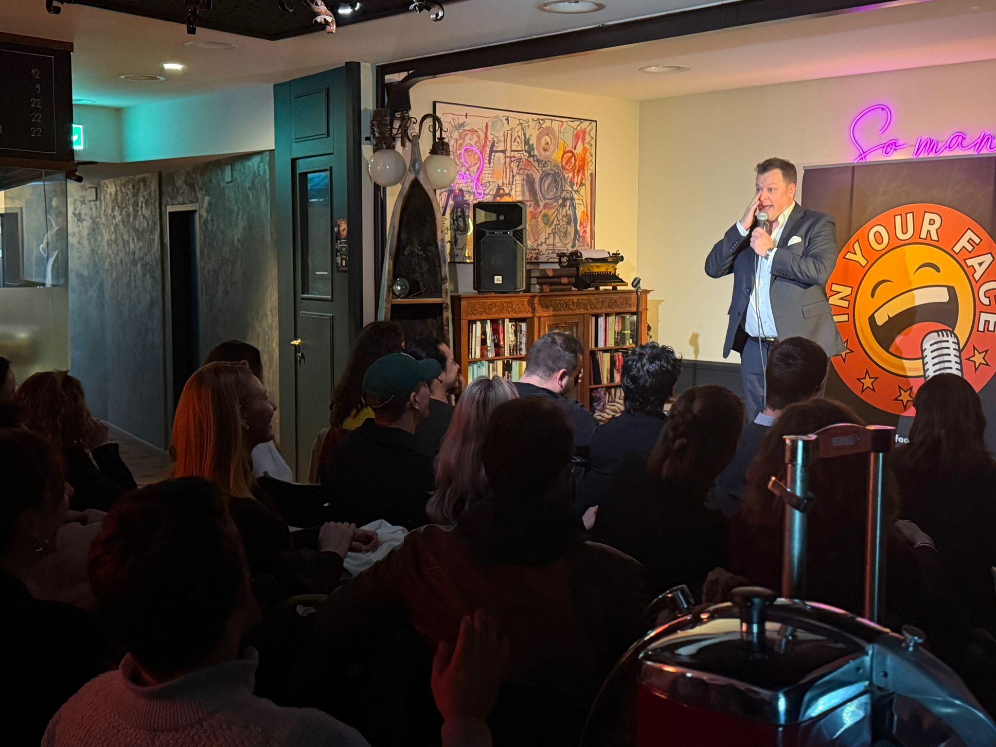 IN YOUR FACE Comedy, the audience at a live English stand-up comedy show in Zürich (2026)